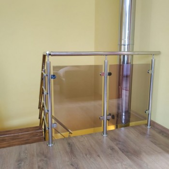 Ограждение балкона с заполнением из стекла (сталь AISI 201) - ЦентроСталь-Урал - Екатеринбург